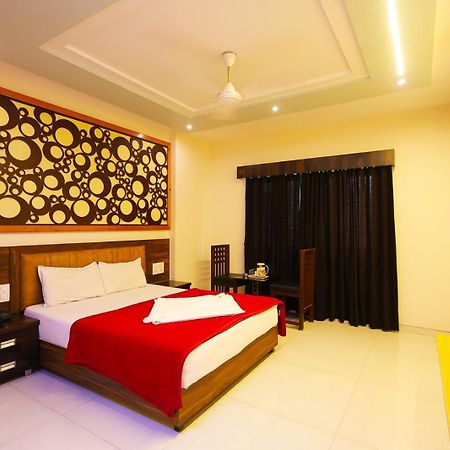 Hotel Horizon & Restaurant Surat Luaran gambar