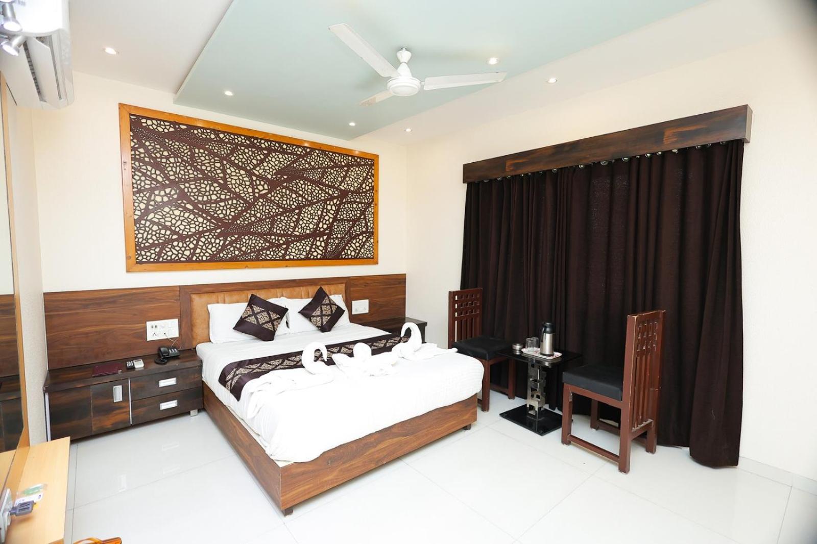 Hotel Horizon & Restaurant Surat Luaran gambar