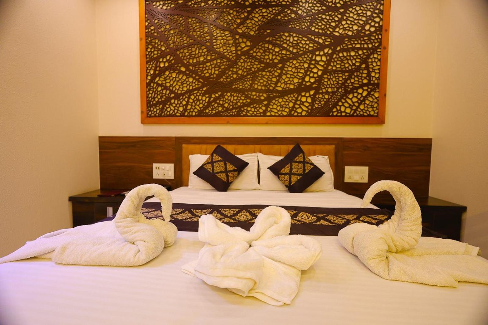 Hotel Horizon & Restaurant Surat Luaran gambar