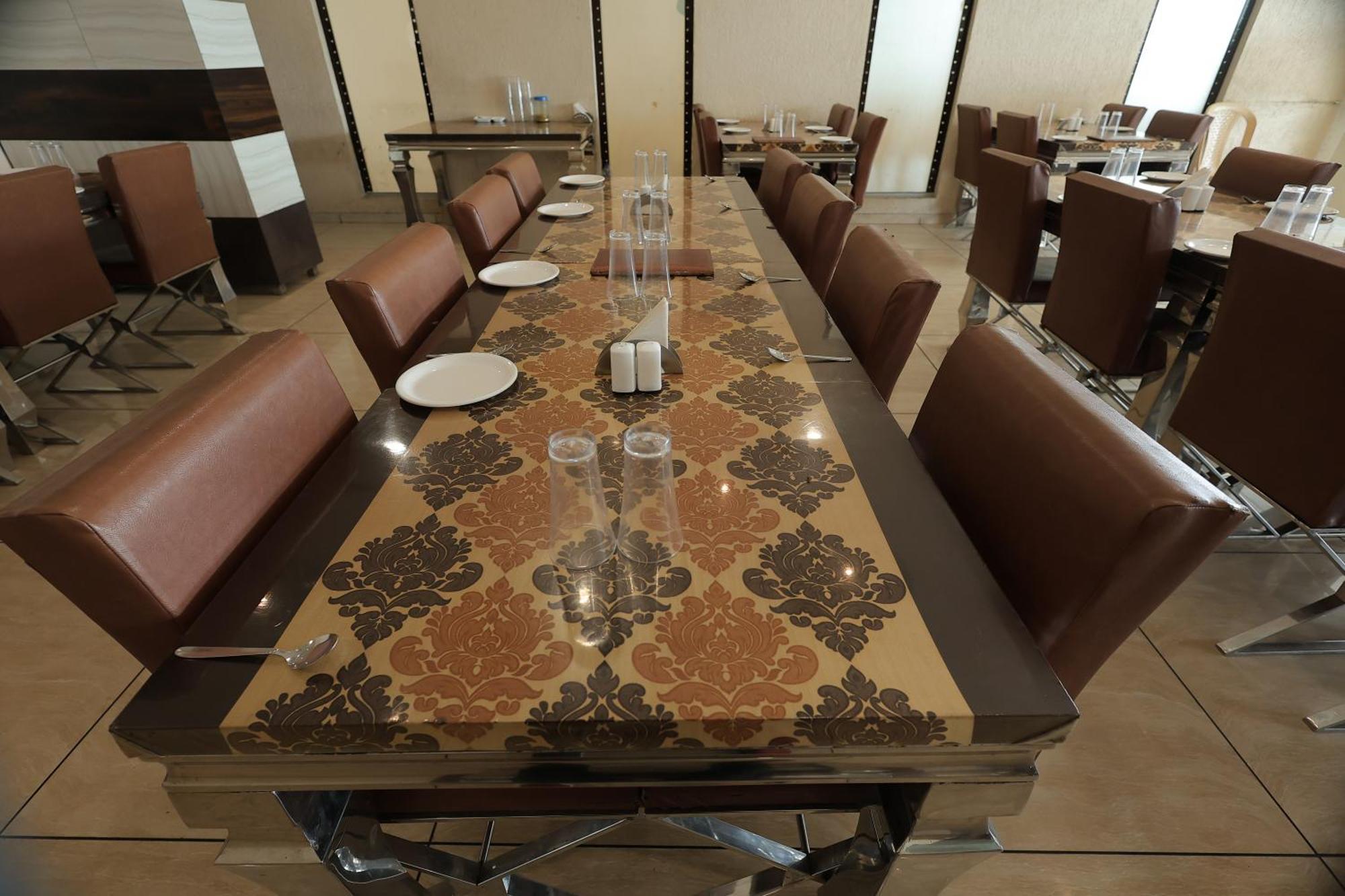 Hotel Horizon & Restaurant Surat Luaran gambar