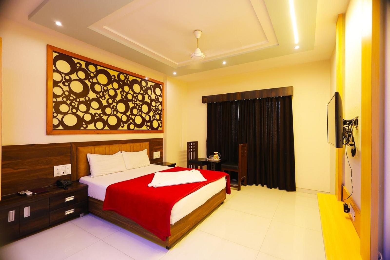 Hotel Horizon & Restaurant Surat Luaran gambar