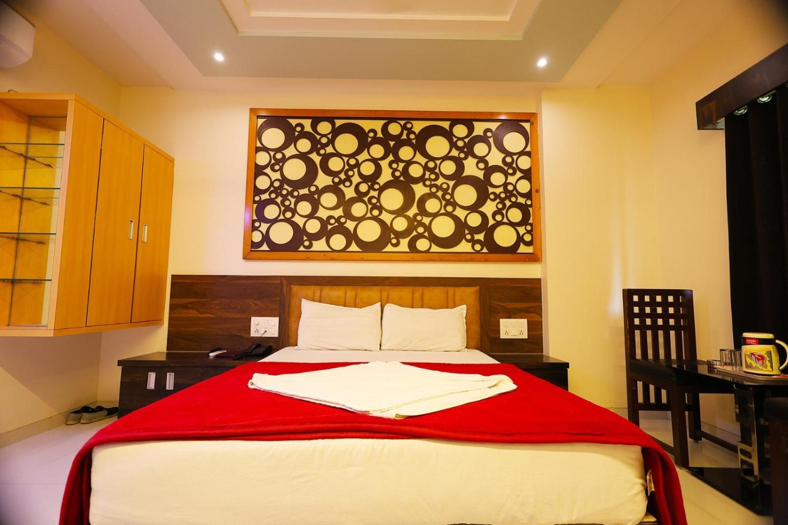 Hotel Horizon & Restaurant Surat Luaran gambar