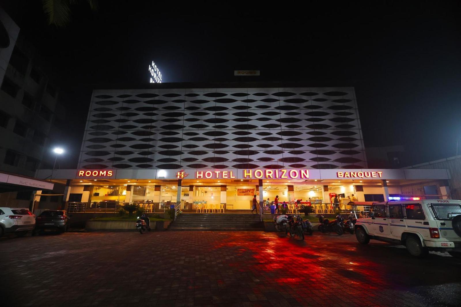 Hotel Horizon & Restaurant Surat Luaran gambar